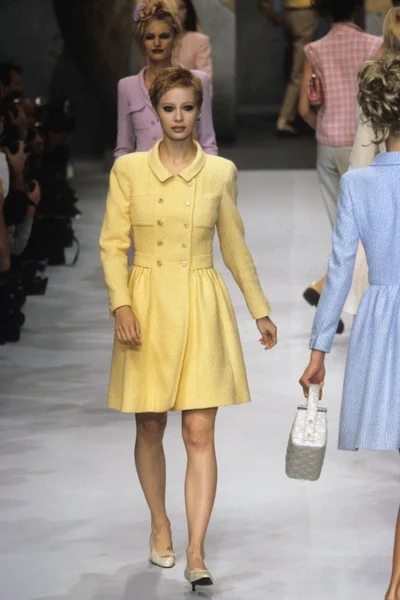 Look 11